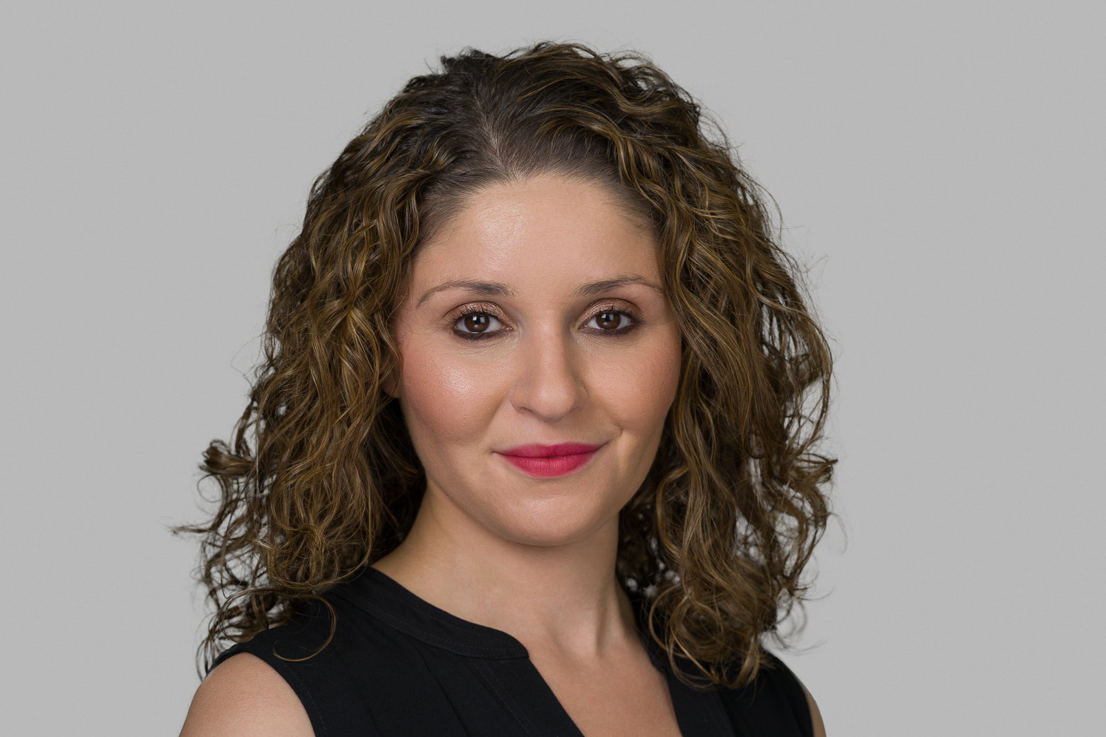 Susan Darwiche_headshot_light